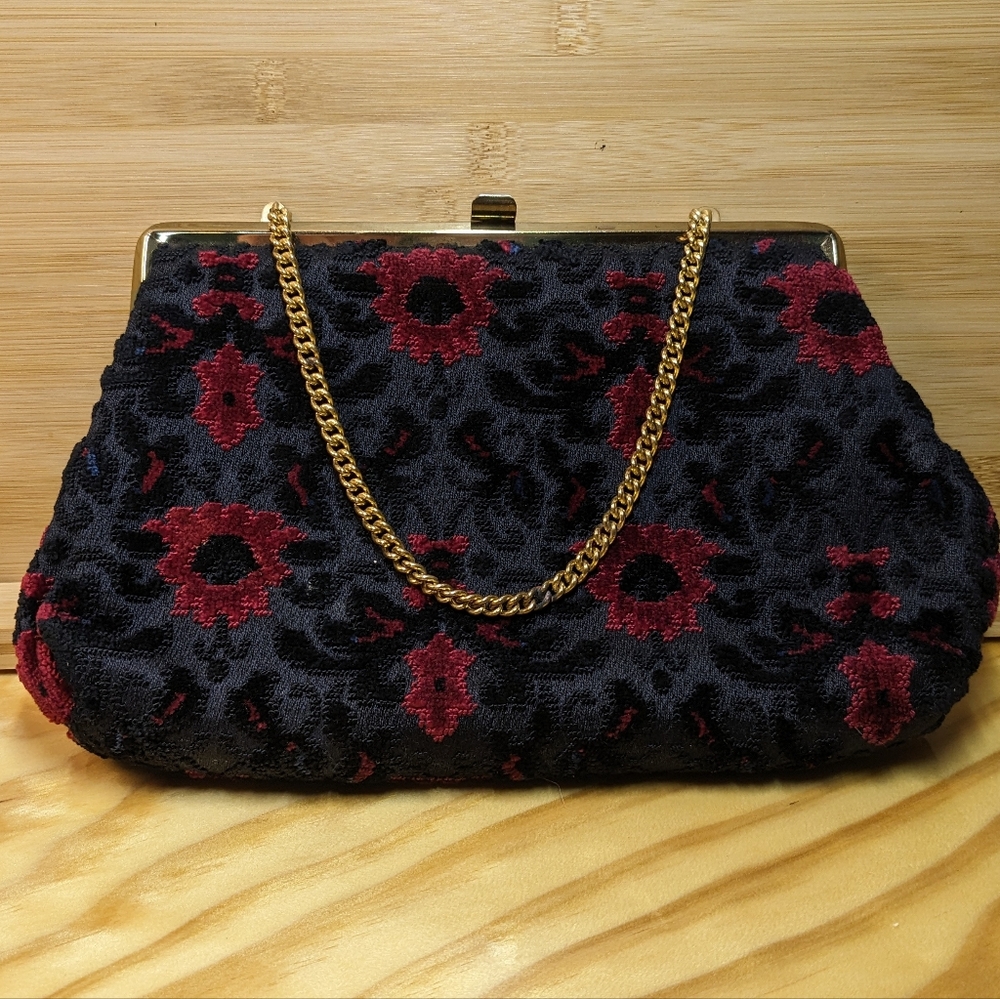Vintage Verdi Textured Ladies Purse Black & Red Floral Design Snap Closure